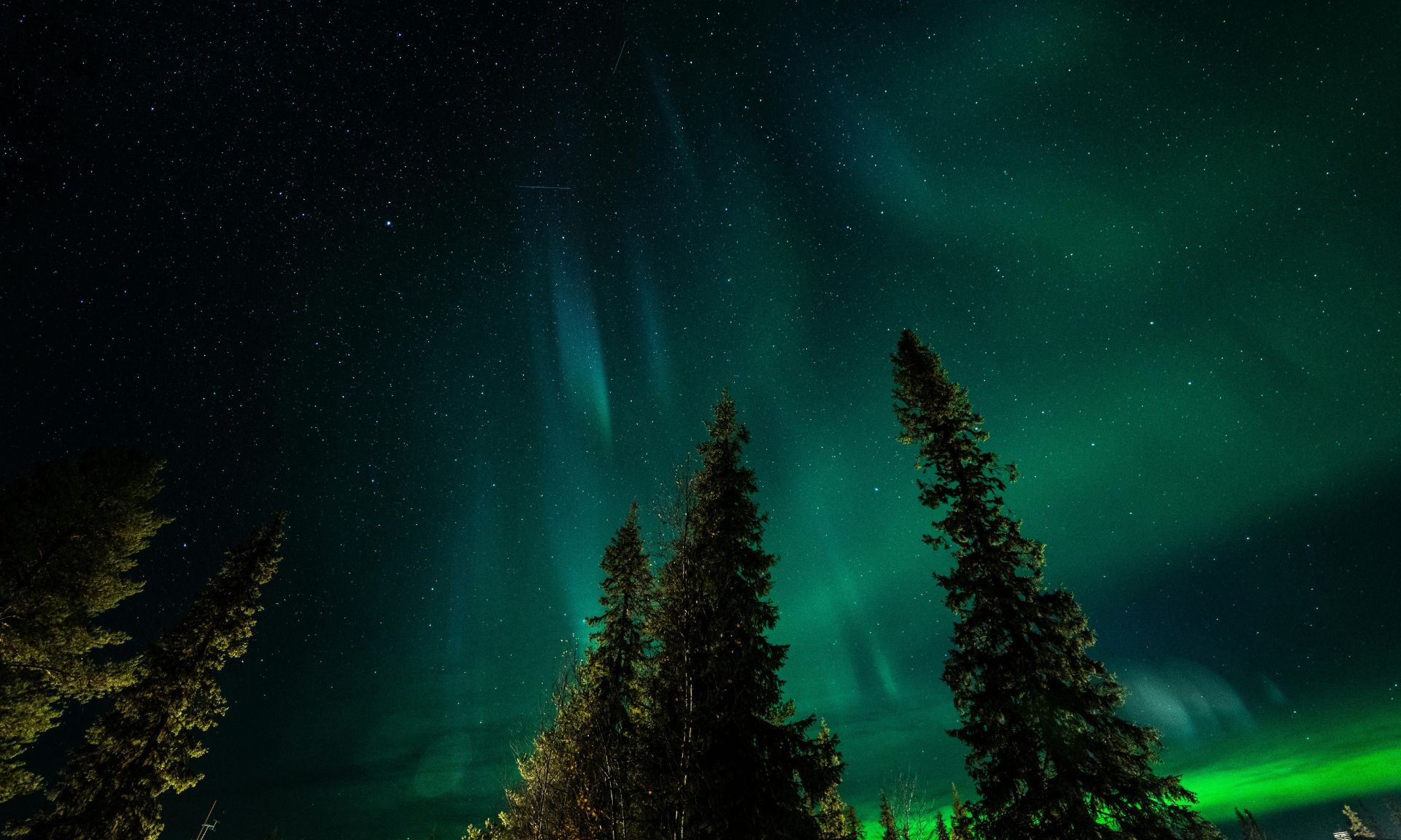 ireland vs finland for northern lights