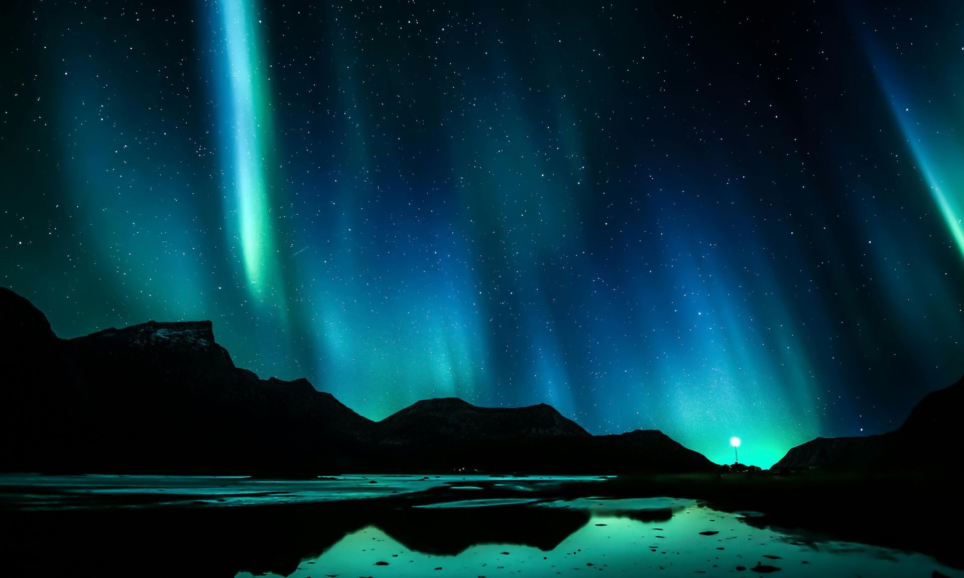 estonia vs finland for northern lights